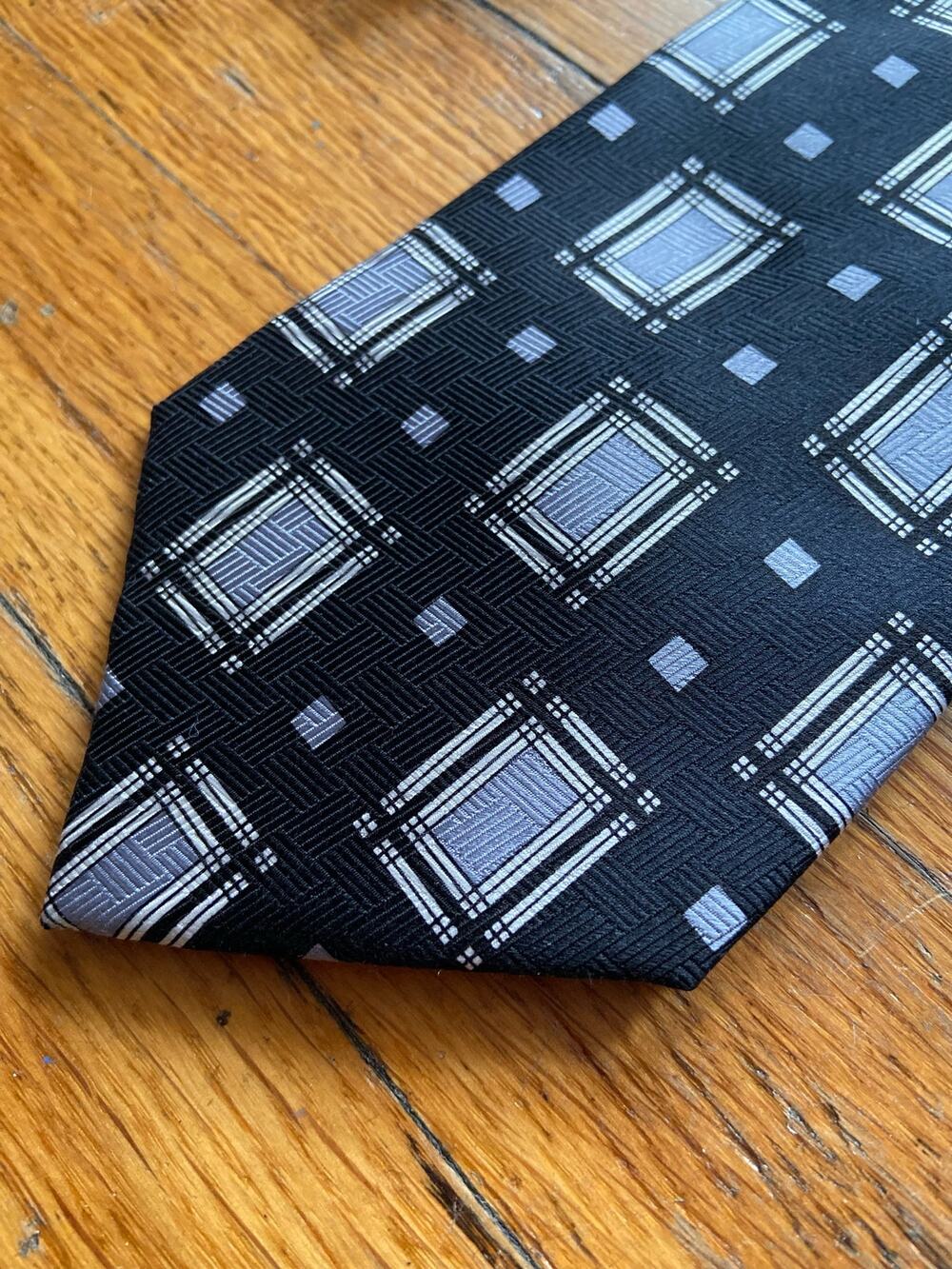 HARVE BENARD by Benard Holtzman Black Geometric Silk Tie